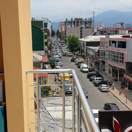 Blossom Hotel Batumi Luaran gambar