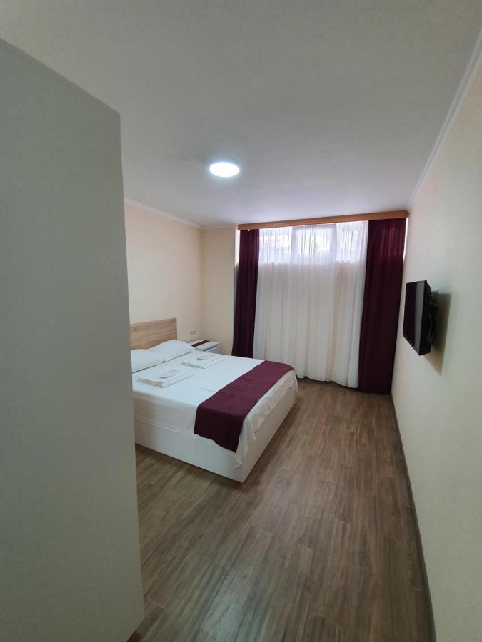 Blossom Hotel Batumi Luaran gambar