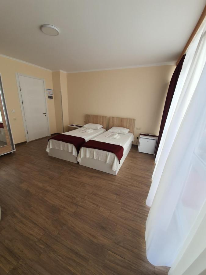 Blossom Hotel Batumi Luaran gambar