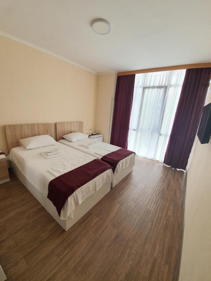 Blossom Hotel Batumi Luaran gambar