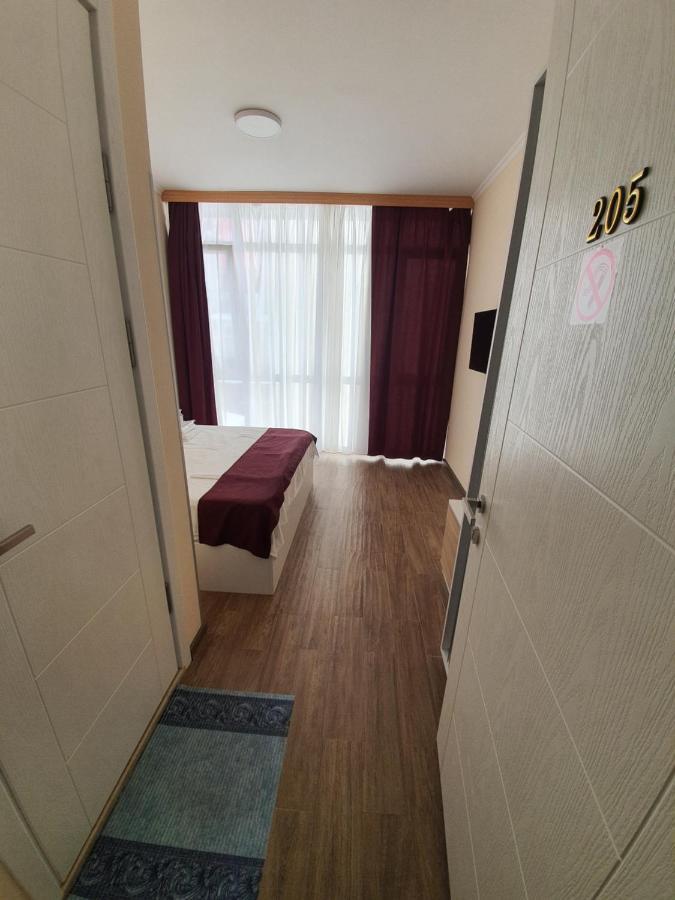 Blossom Hotel Batumi Luaran gambar